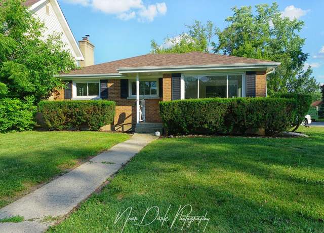 Property at 837 Wilcox Ave, Mundelein, IL 60060, 3 beds, 1 bath
