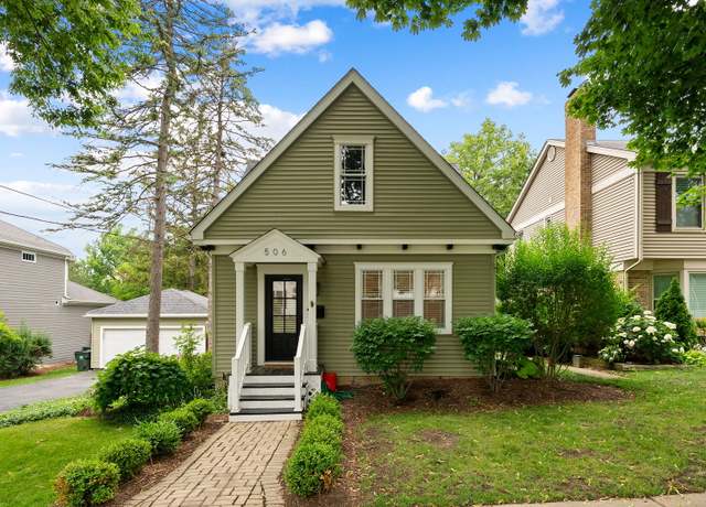 Property at 506 E Russell St, Barrington, IL 60010, 3 beds, 1.5 baths