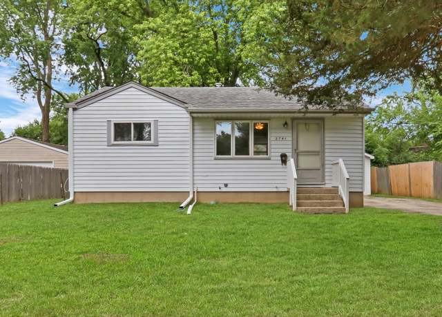 Property at 2741 Pawnee Rd, Waukegan, IL 60087, 2 beds, 1 bath