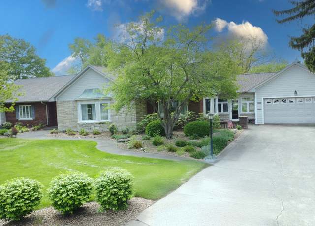 Property at 673 E Mulberry St, Watseka, IL 60970, 3 beds, 3 baths
