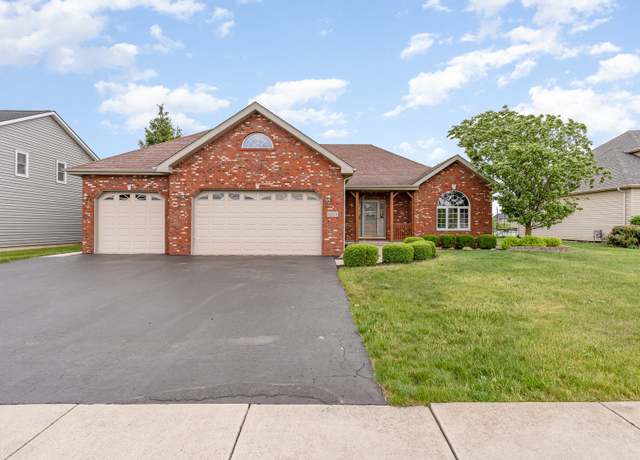 Property at 1073 Hawthorne Ave, Beecher, IL 60401, 5 beds, 3 baths