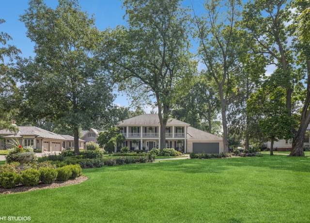 Property at 75 Sunset Ave, Glen Ellyn, IL 60137, 4 beds, 2.5 baths