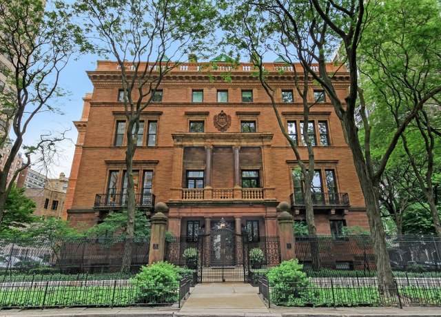 Property at 1500 N Astor St #7, Chicago, IL 60610, 3 beds, 2.5 baths