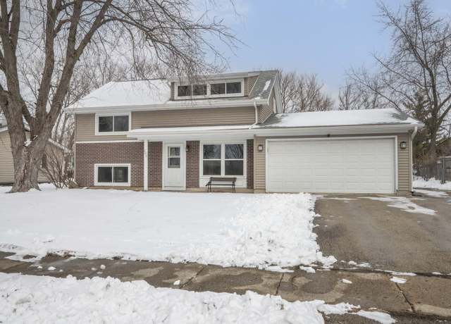 Property at 202 Lafayette Dr, Bolingbrook, IL 60440, 4 beds, 2 baths