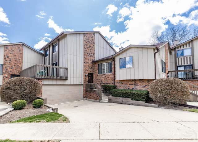 Property at 37 Portwine Rd, Willowbrook, IL 60527, 3 beds, 3 baths
