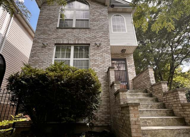 Property at 1225 W Garfield Blvd, Chicago, IL 60636, 4 beds, 3 baths