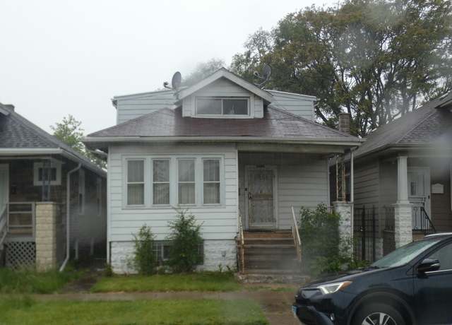 Property at 10012 S Lafayette Ave, Chicago, IL 60628, 5 beds, 2.5 baths