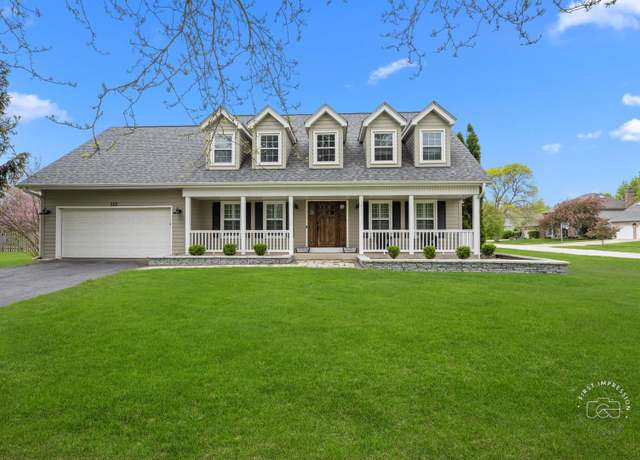 Property at 322 Arlington Ave, Naperville, IL 60565, 4 beds, 2.5 baths