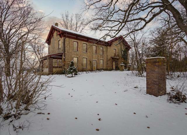 Property at 1393 US Business 20 E, Freeport, IL 61032, 6 beds, 2 baths