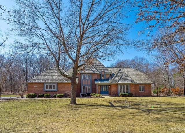 Property at 8N704 Edgewood Rd, Campton Hills, IL 60124, 4 beds, 4.5 baths