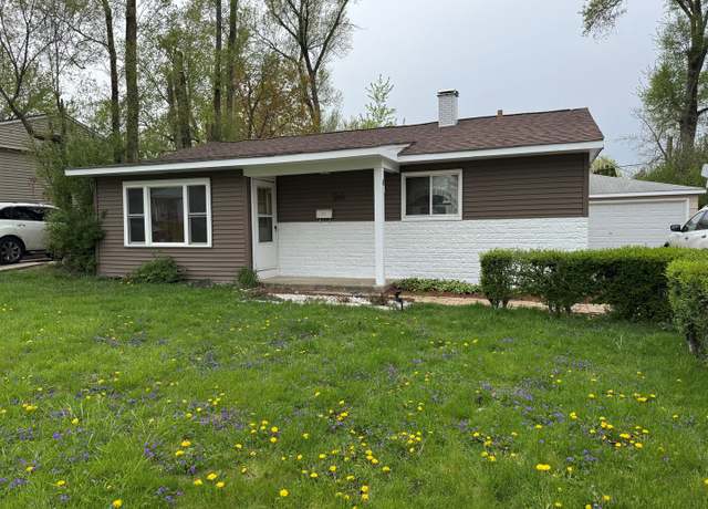 Property at 24 Birch St, Carpentersville, IL 60110, 3 beds, 1 bath