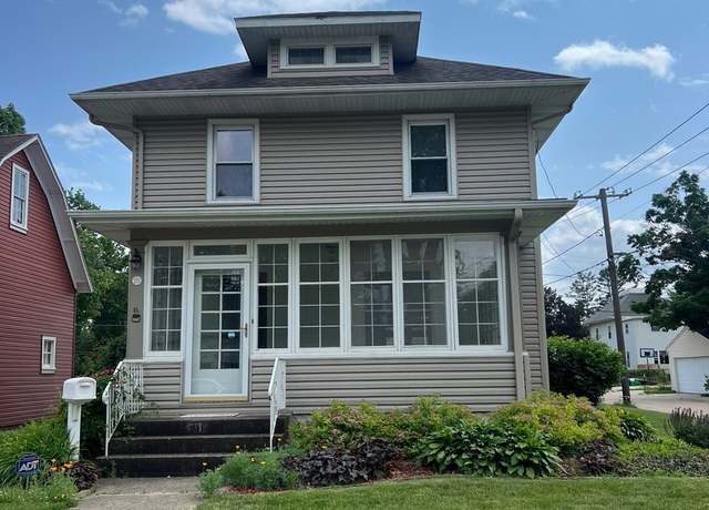 Property at 211 W 13th St, Sterling, IL 61081, 3 beds, 2.5 baths