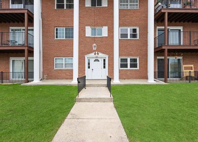 Property at 6101 W 94th St Unit A8, Oak Lawn, IL 60453, 1 bed, 1 bath