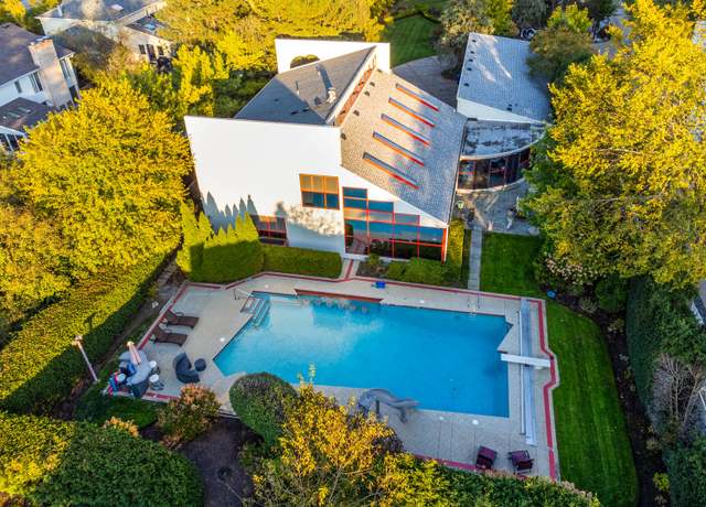 Property at 2100 Pfingsten Rd, Northbrook, IL 60062, 6 beds, 5.5 baths