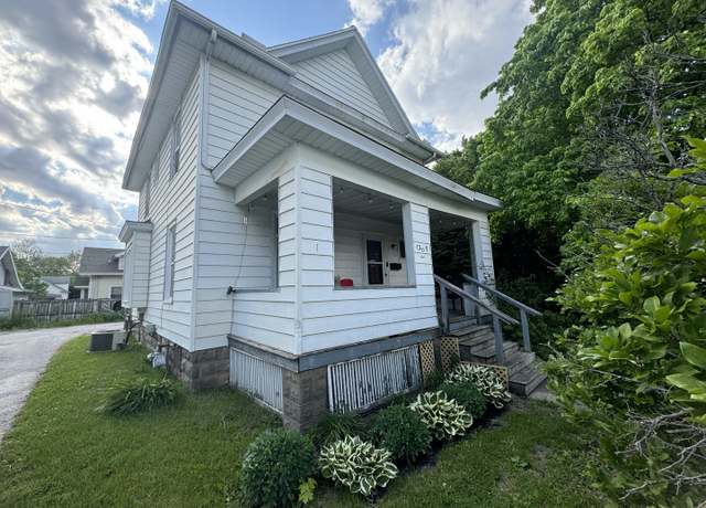 Property at 1309 S Main St, Bloomington, IL 61701, 2 beds, 2 baths