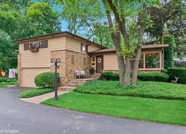 Property at 1622 Village Green Ct, Deerfield, IL 60015, 3 beds, 2.5 baths