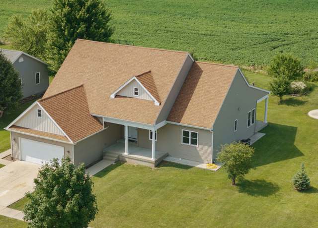 Property at 811 Forest Downs St, Harvard, IL 60033, 4 beds, 3 baths
