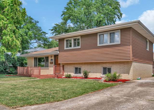 Property at 1035 Walter St, Lemont, IL 60439, 3 beds, 2 baths