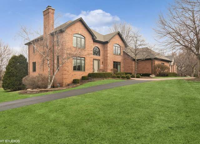 Property at 18 Mulberry Dr, Hawthorn Woods, IL 60047, 5 beds, 4.5 baths
