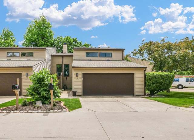 Property at 4 Briar Hill Cir #4, Champaign, IL 61822, 2 beds, 2.5 baths