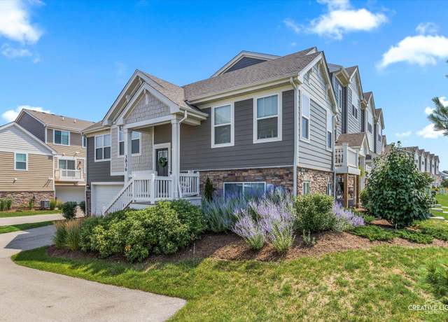 Property at 3836 Gansett Pkwy, Elgin, IL 60124, 3 beds, 2 baths