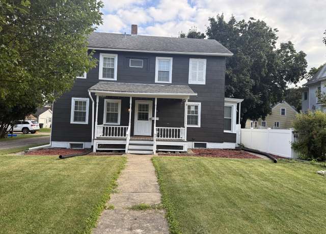Property at 312 E Peru St, Princeton, IL 61356, 4 beds, 1 bath