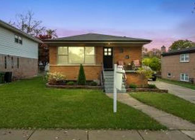 Property at 9629 Mason Ave, Oak Lawn, IL 60453, 5 beds, 2.5 baths