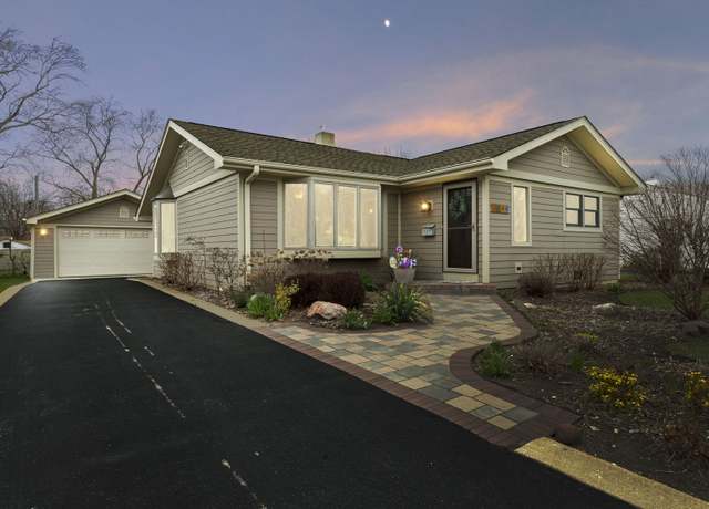 Property at 2408 Sigwalt St, Rolling Meadows, IL 60008, 3 beds, 2 baths