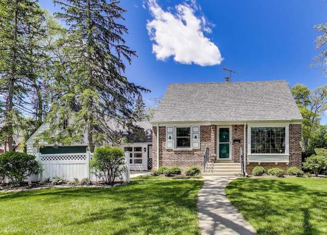 Property at 266 S Warrington Rd, Des Plaines, IL 60016, 3 beds, 2 baths