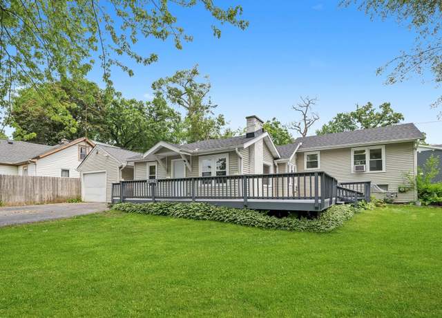 Property at 23951 N Lakeside Dr, Lake Zurich, IL 60047, 4 beds, 2 baths