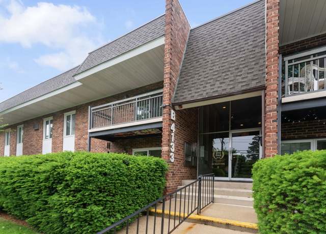 Property at 4133 Saratoga Ave Unit B-220, Downers Grove, IL 60515, 2 beds, 1 bath
