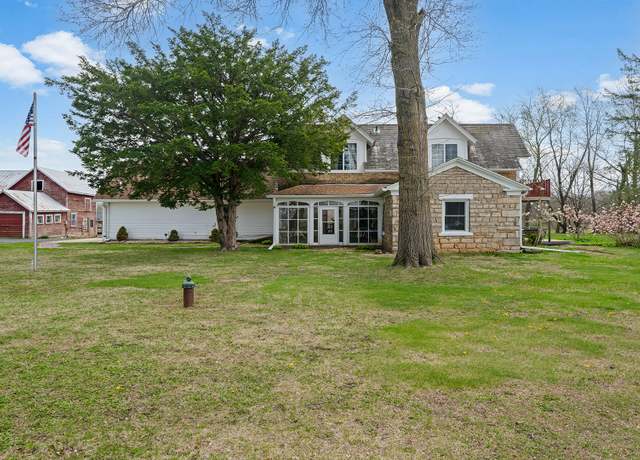 Property at 1227 Lost Nation Rd, Dixon, IL 61021, 3 beds, 1.5 baths
