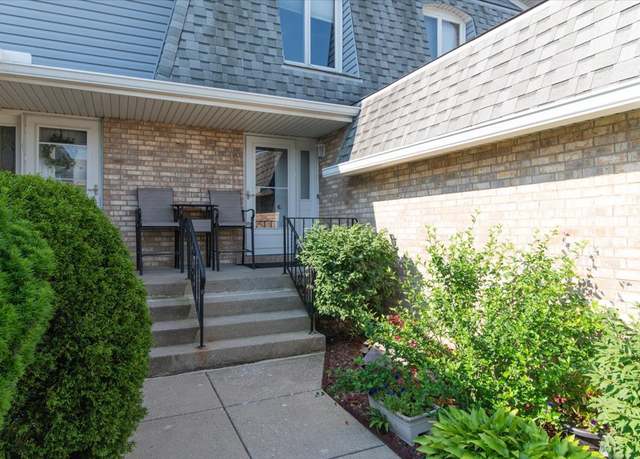Property at 15957 78th Ave, Tinley Park, IL 60477, 2 beds, 2.5 baths