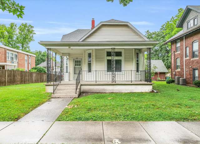 Property at 504 W Healey St, Champaign, IL 61820, 4 beds, 3 baths