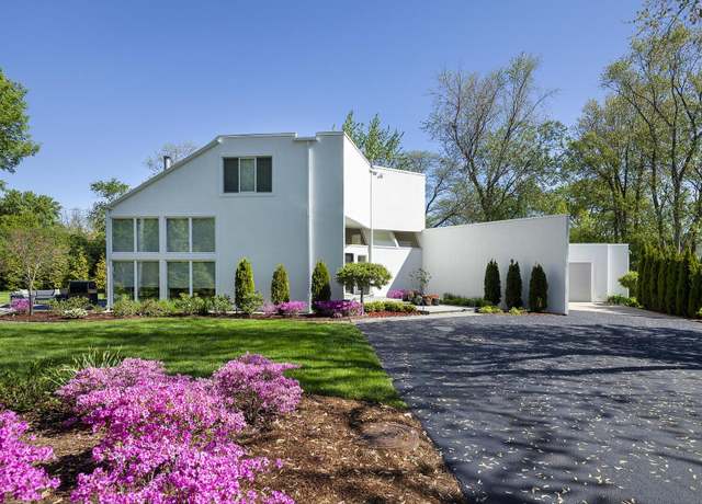 Property at 870 Woodbine Rd, Highland Park, IL 60035, 5 beds, 4 baths