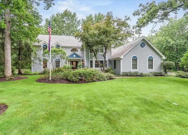 Property at 1490 S Ridge Rd, Lake Forest, IL 60045, 5 beds, 5 baths