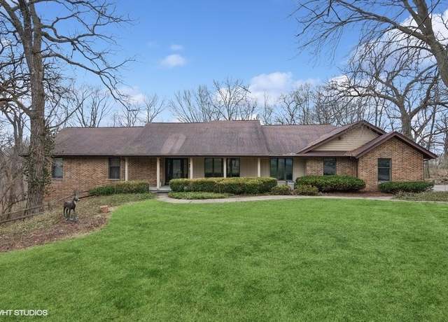 Property at 39W165 Red Cloud Ln, Elgin, IL 60124, 5 beds, 3 baths