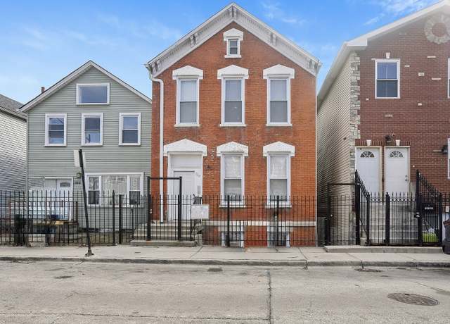 Property at 1117 W 18th Pl, Chicago, IL 60608, 4 beds, 4 baths