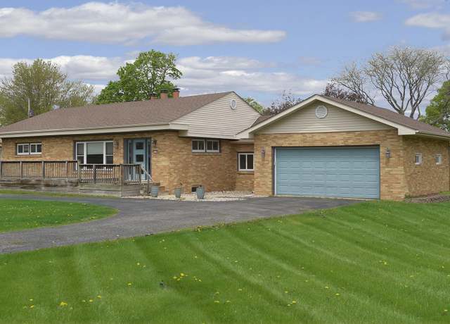 Property at 1100 4H Rd, Ottawa, IL 61350, 2 beds, 2 baths