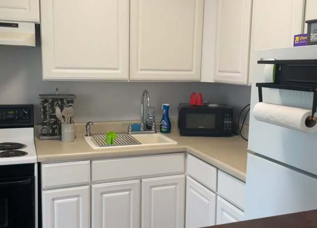 Property at Sign in for address, Chicago, IL 60613, 1 bed, 1 bath