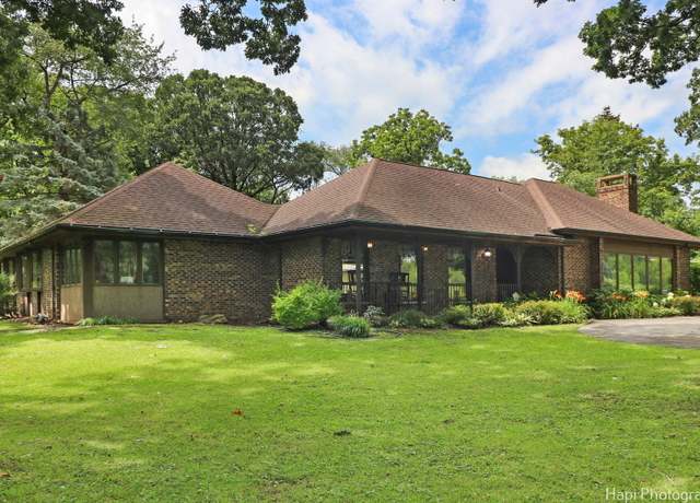 Property at 158b Algonquin Rd, Barrington Hills, IL 60010, 4 beds, 2 baths