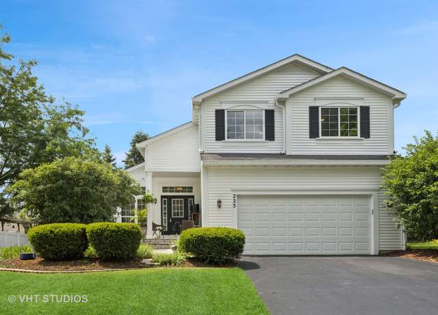 Property at 223 Saffron Ln, Bolingbrook, IL 60490, 3 beds, 2.5 baths