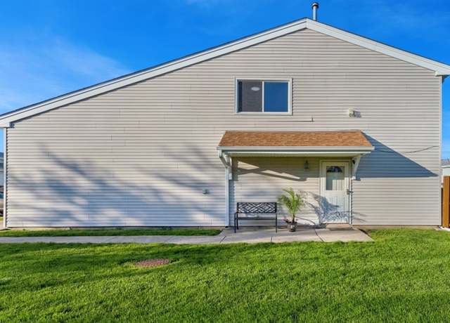 Property at 1905 N Alpine Dr, Glendale Heights, IL 60139, 3 beds, 1.5 baths