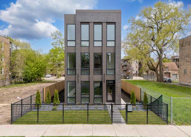 Property at 5921 S Calumet Ave, Chicago, IL 60637, 9 beds, 6 baths