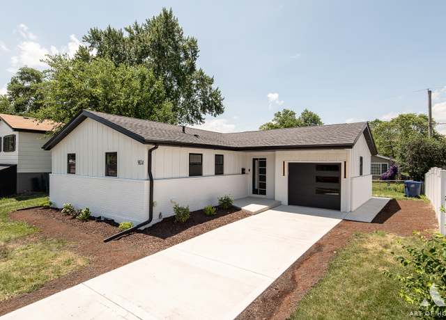 Property at 9124 S 88th Ave, Hickory Hills, IL 60457, 3 beds, 1.5 baths