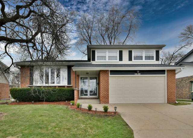 Property at 1830 N Dale Ave, Arlington Heights, IL 60004, 3 beds, 2 baths