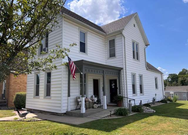 Property at 837 N 16th, Quincy, IL 62301, 3 beds, 1 bath