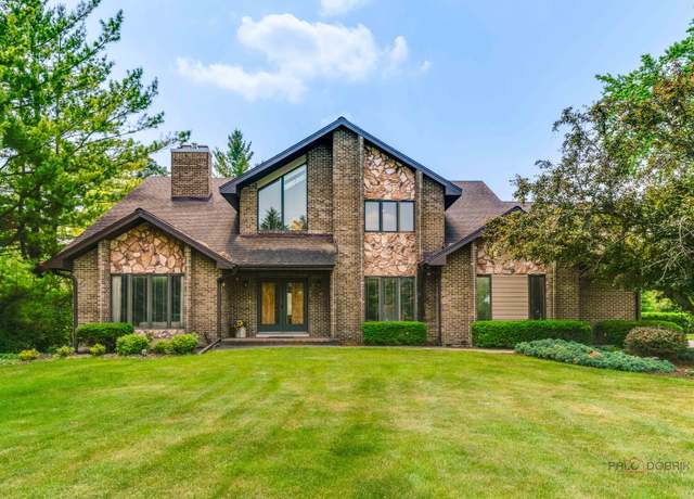 Property at 16088 W Woodbine Cir, Vernon Hills, IL 60061, 3 beds, 3 baths