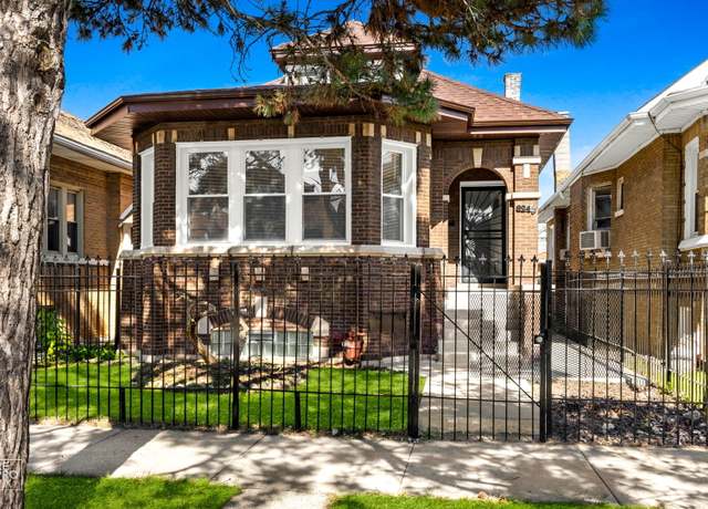 Property at 8245 S Justine St, Chicago, IL 60620, 4 beds, 2.5 baths