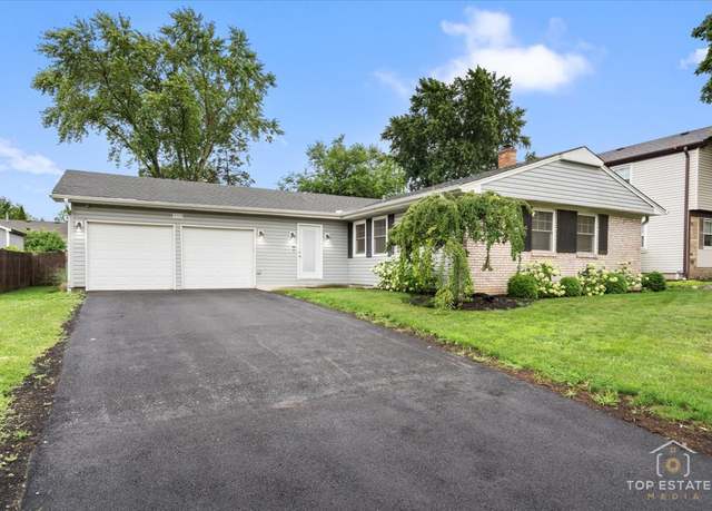 Property at 957 Country Ln, Buffalo Grove, IL 60089, 3 beds, 2 baths